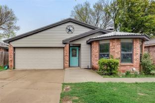 1002 Canary Ln - Photo 1 of 1