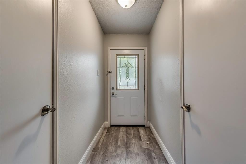 1002 Canary Ln - Photo 2 of 17