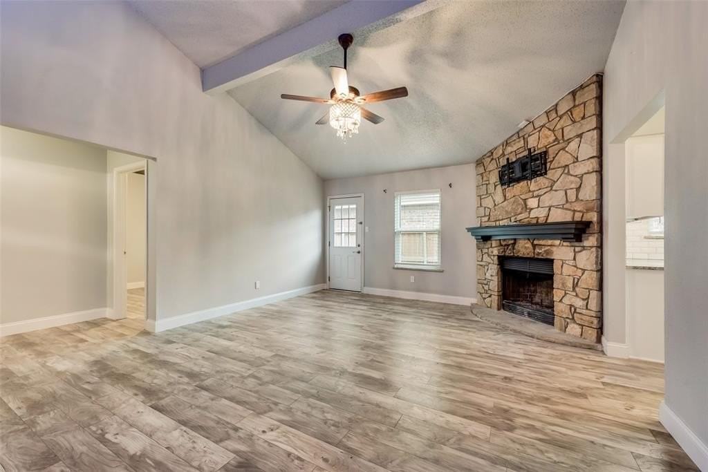 1002 Canary Ln - Photo 3 of 17