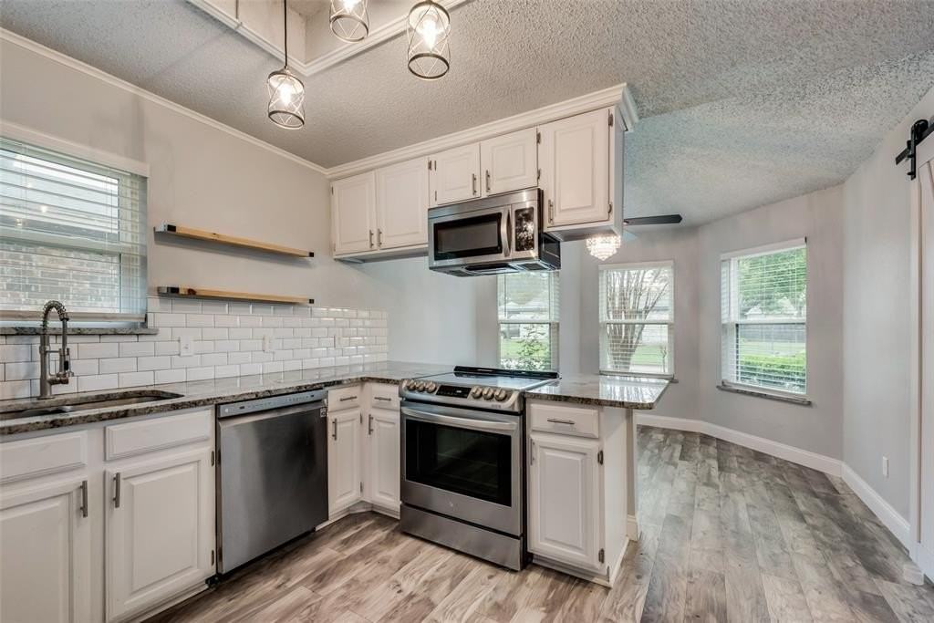 1002 Canary Ln - Photo 5 of 17