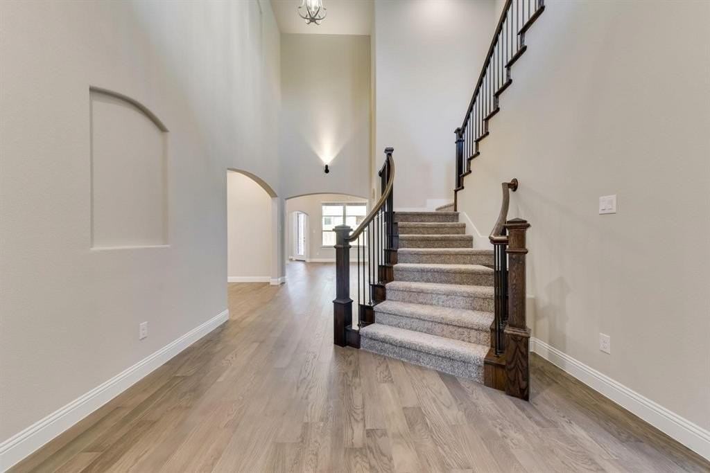 4044 Crowe Ln - Photo 2 of 28