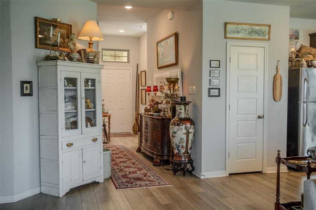6921 Sulphur Ct - Photo 3 of 19