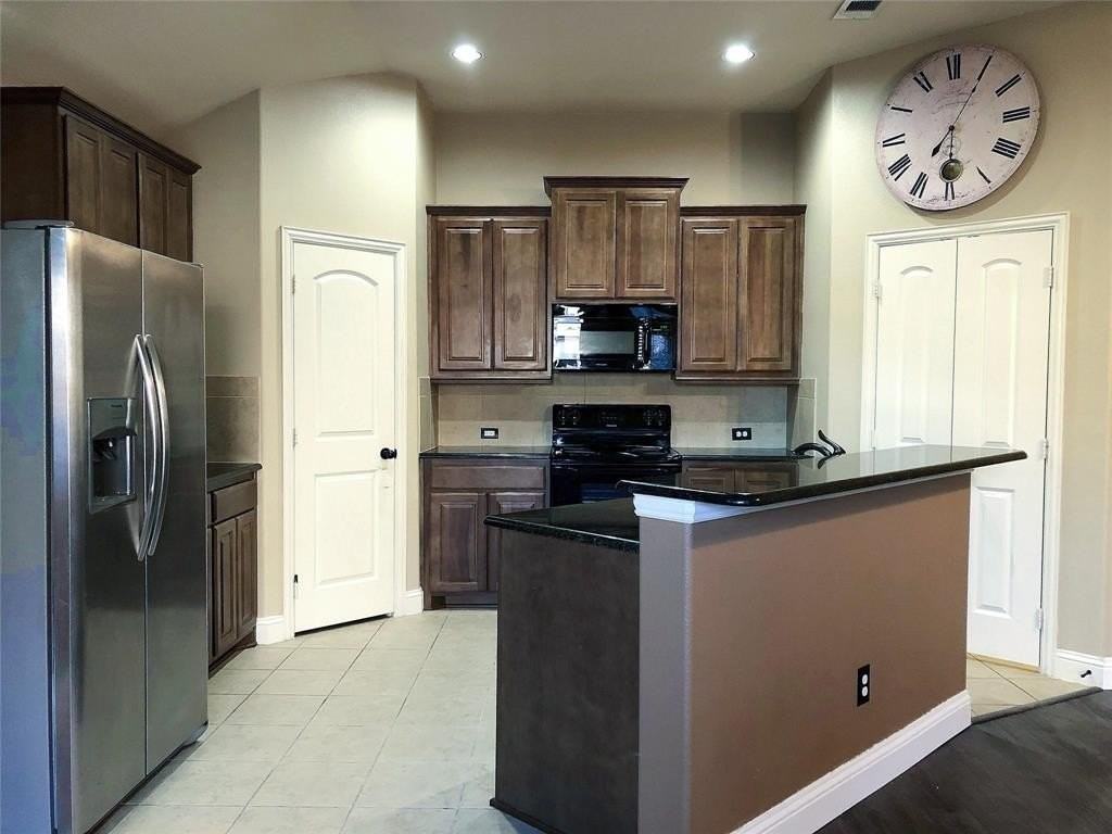 1414 Thibodaux Dr - Photo 2 of 20