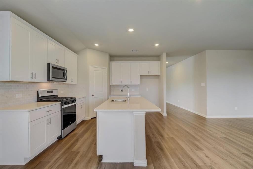 245 Lost Creek Trl - Photo 4 of 32
