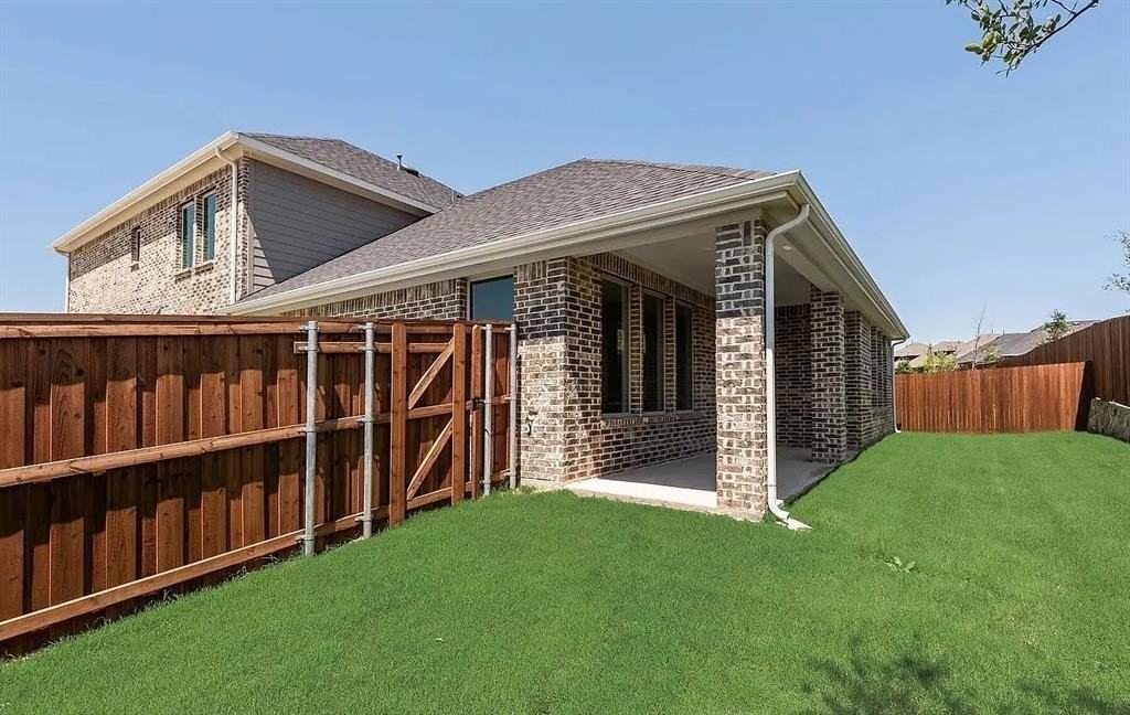 3317 Loftwood Ln - Photo 2 of 17