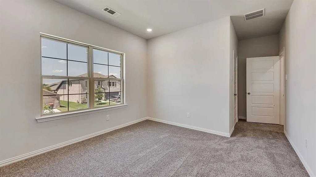 3317 Loftwood Ln - Photo 4 of 17