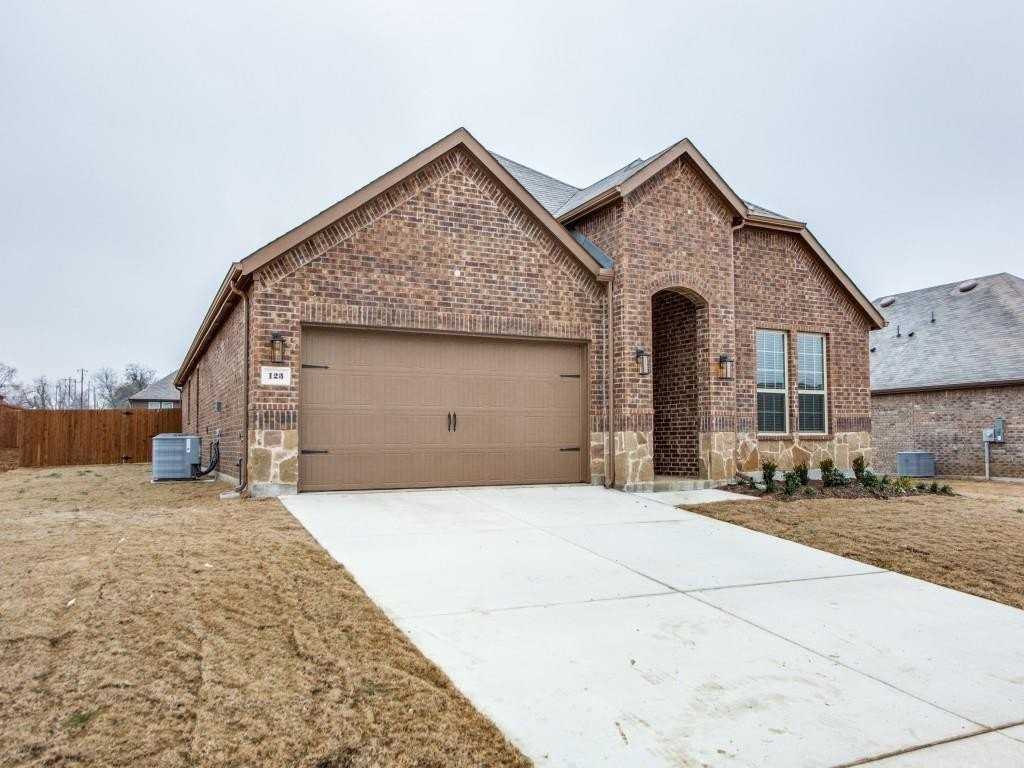 123 Lakeview Cir - Photo 2 of 36