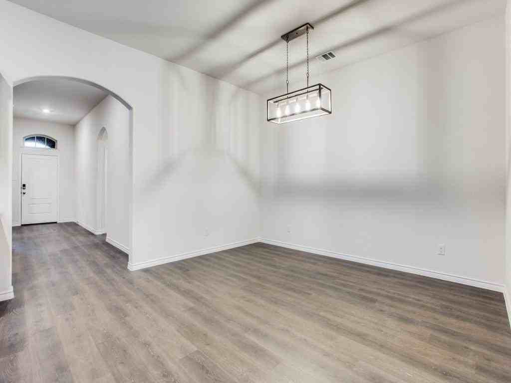 123 Lakeview Cir - Photo 7 of 36