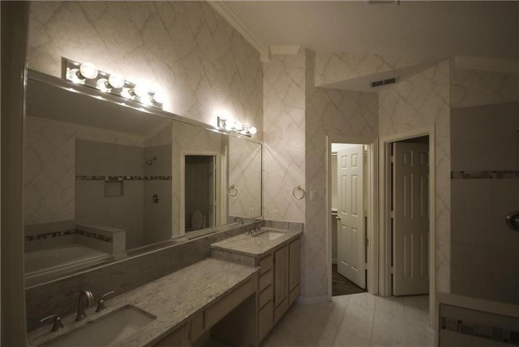 7702 Brookview Ct - Photo 2 of 11