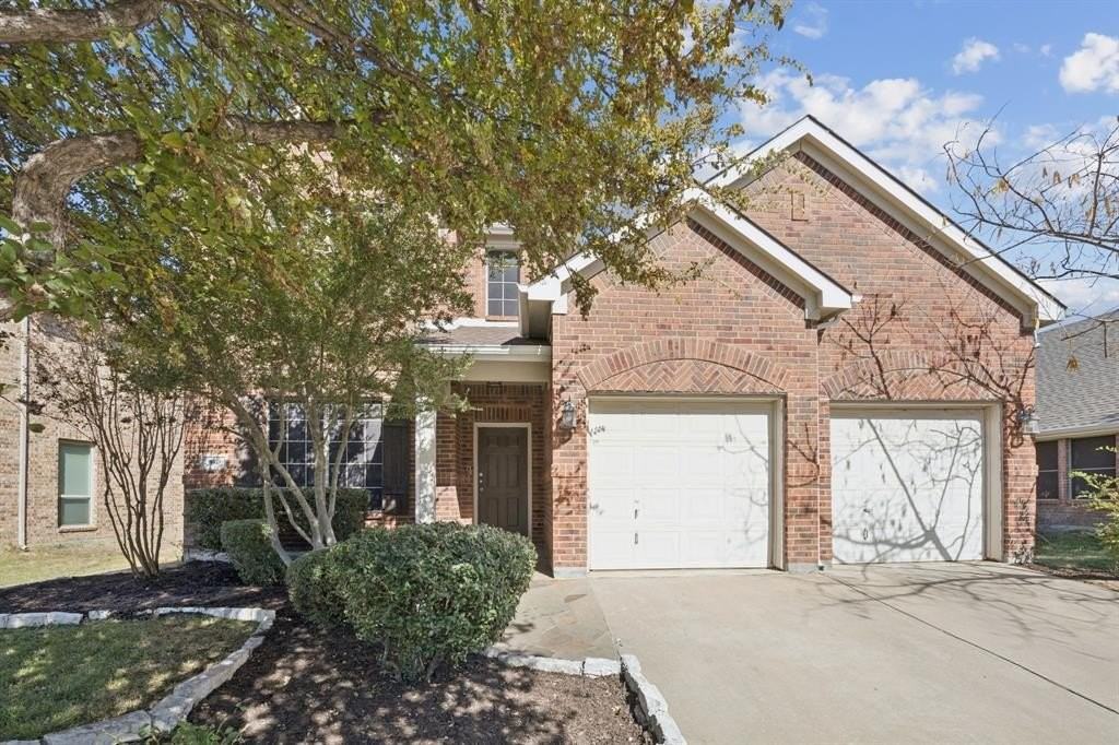 813 Lake Forest Trl - Photo 2 of 30