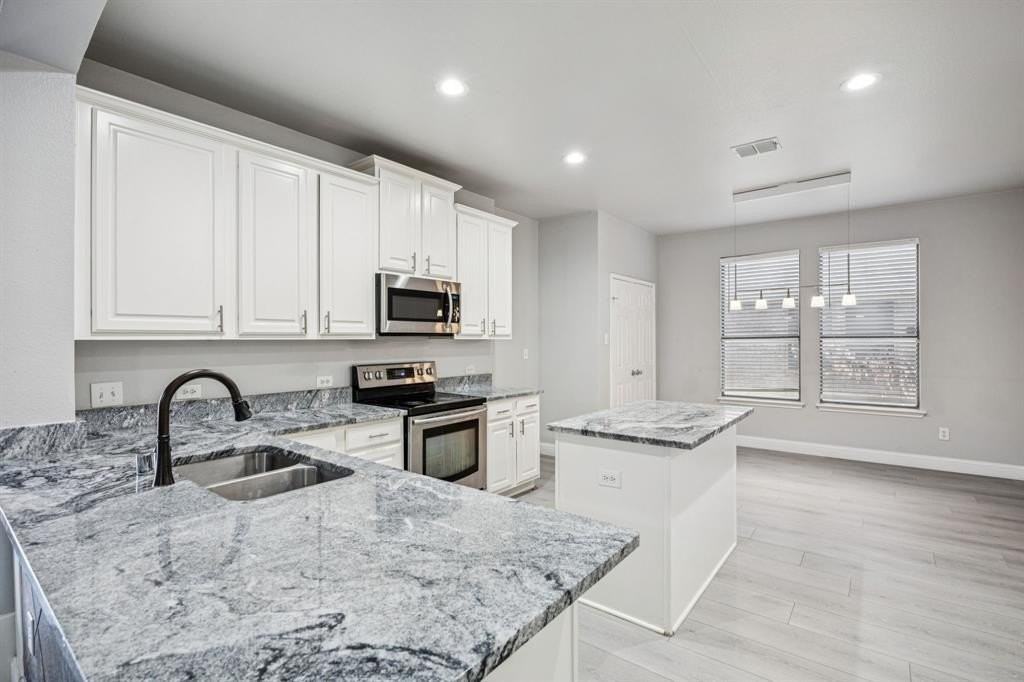 813 Lake Forest Trl - Photo 6 of 30