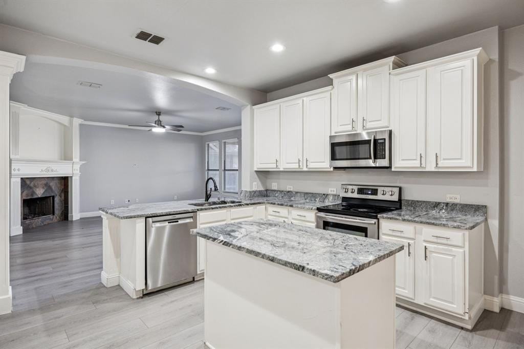 813 Lake Forest Trl - Photo 7 of 30