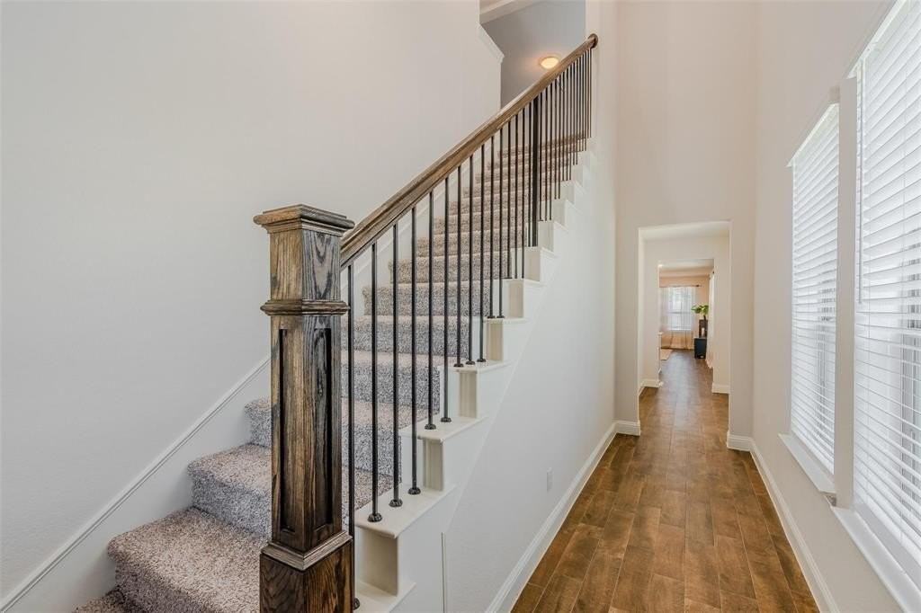 1661 Timpson Dr - Photo 4 of 19