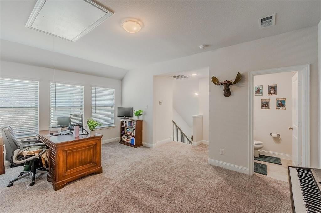 1661 Timpson Dr - Photo 5 of 19