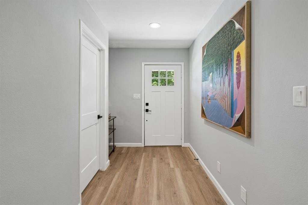 2728 Livingston Ave - Photo 4 of 40
