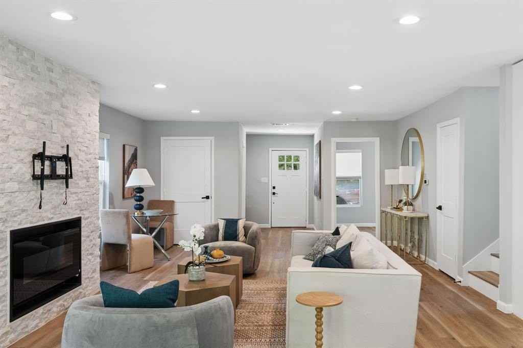 2728 Livingston Ave - Photo 5 of 40