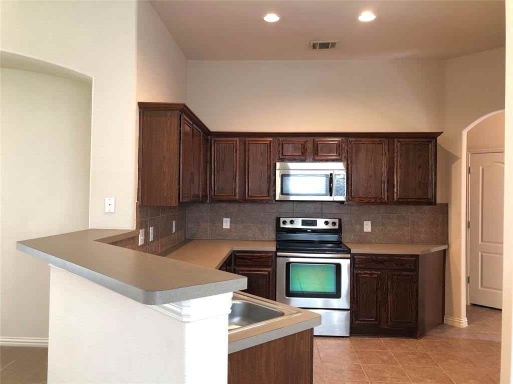 5004 Diamond Peak Ct - Photo 3 of 21