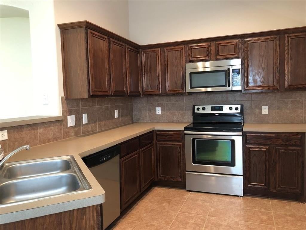 5004 Diamond Peak Ct - Photo 4 of 21