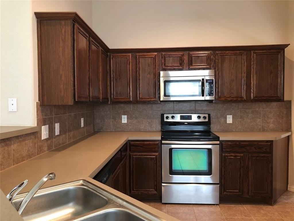5004 Diamond Peak Ct - Photo 6 of 21