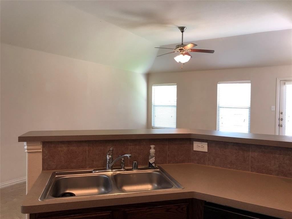 5004 Diamond Peak Ct - Photo 7 of 21