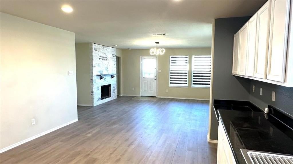 817 Lark Dr - Photo 6 of 26