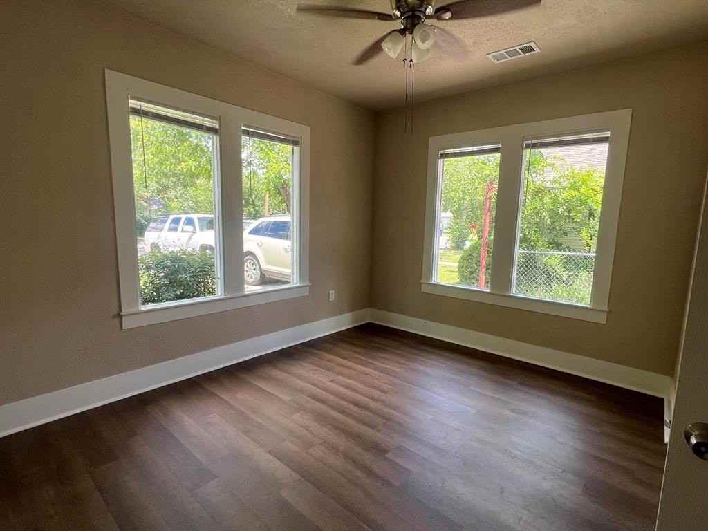 1709 Durham Ave - Photo 5 of 18