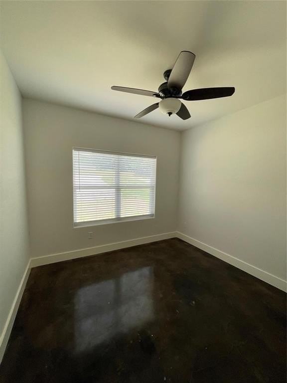 722 E Woodard St - Photo 6 of 10