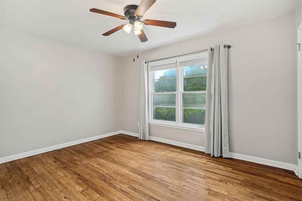 1316 Eastview Dr - Photo 5 of 12