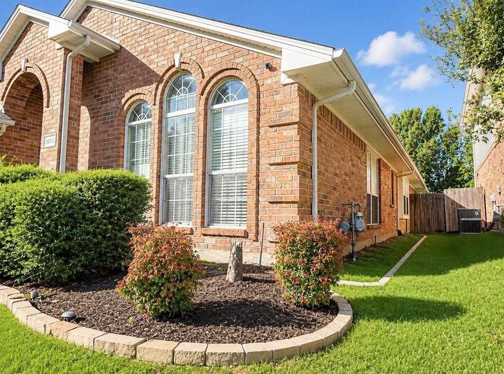 8833 Sunset Trace Dr - Photo 2 of 12