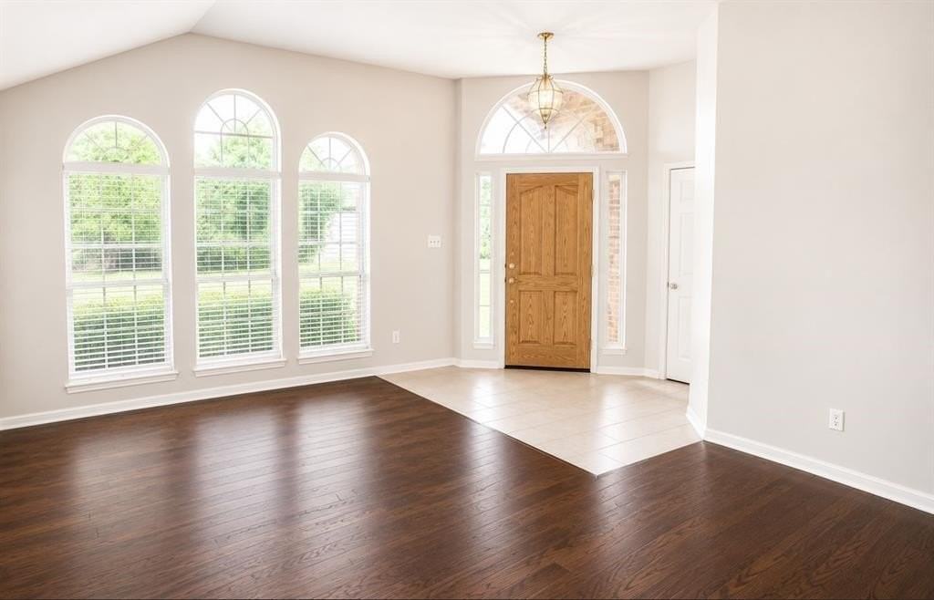 8833 Sunset Trace Dr - Photo 3 of 12