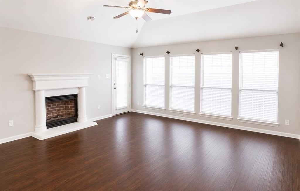 8833 Sunset Trace Dr - Photo 4 of 12
