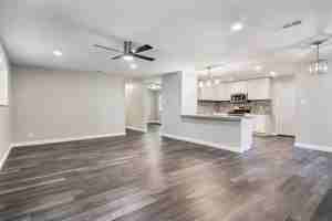 featured image of 813 S Valentine Dr