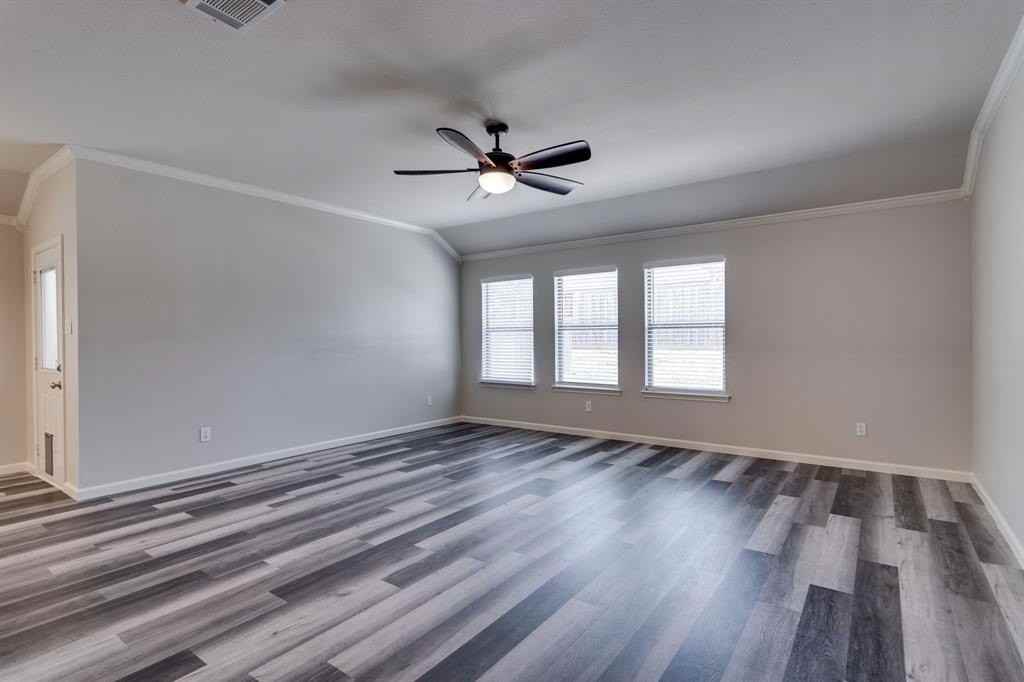 9604 Palm Valley Dr - Photo 4 of 23