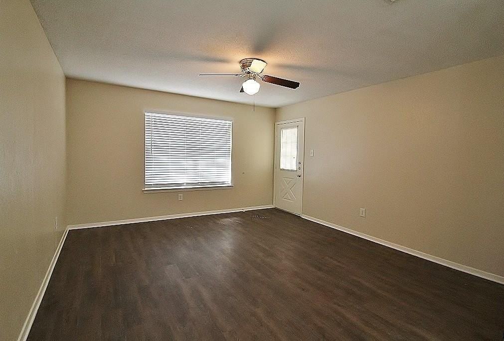 1111 Lynn St #A - Photo 3 of 12