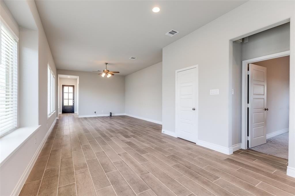 9504 Longhorn Ln - Photo 4 of 25