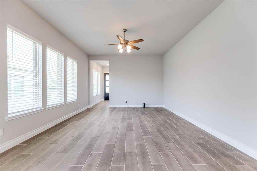 9504 Longhorn Ln - Photo 5 of 25