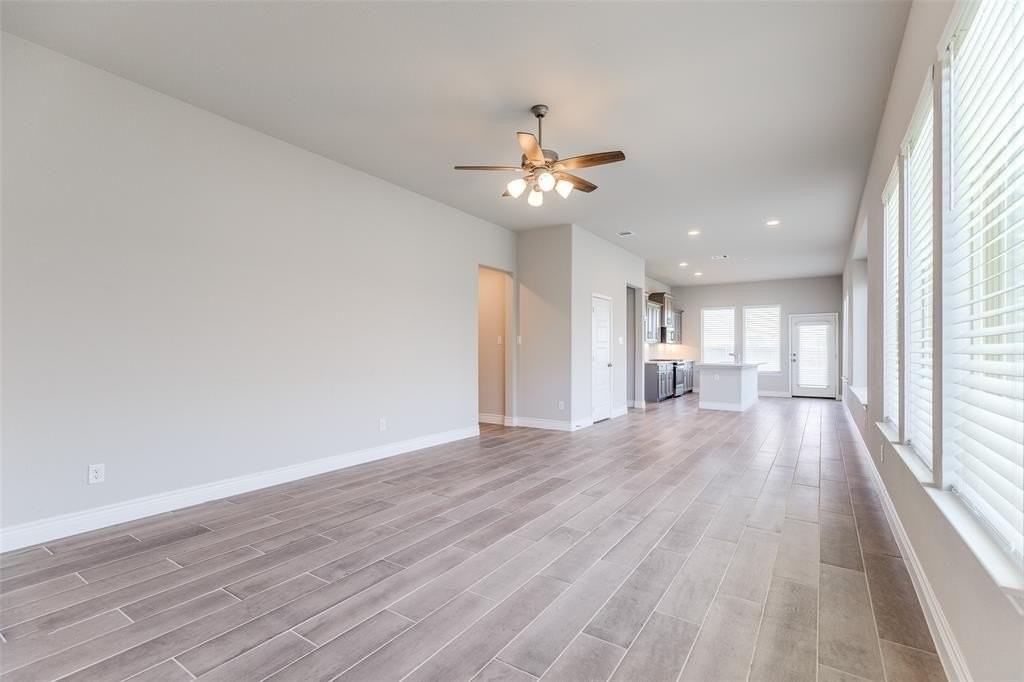 9504 Longhorn Ln - Photo 6 of 25