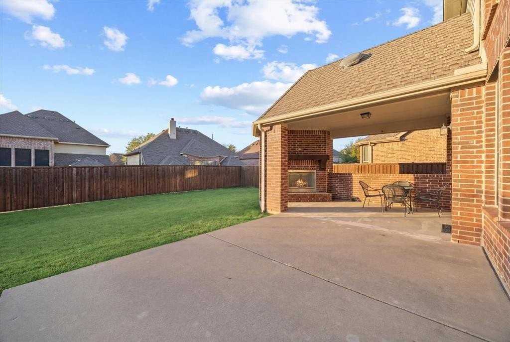 201 Chatfield Dr - Photo 4 of 23