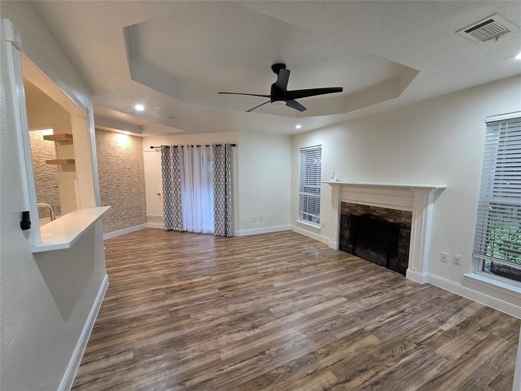 8502 Hawthorne St - Photo 3 of 29