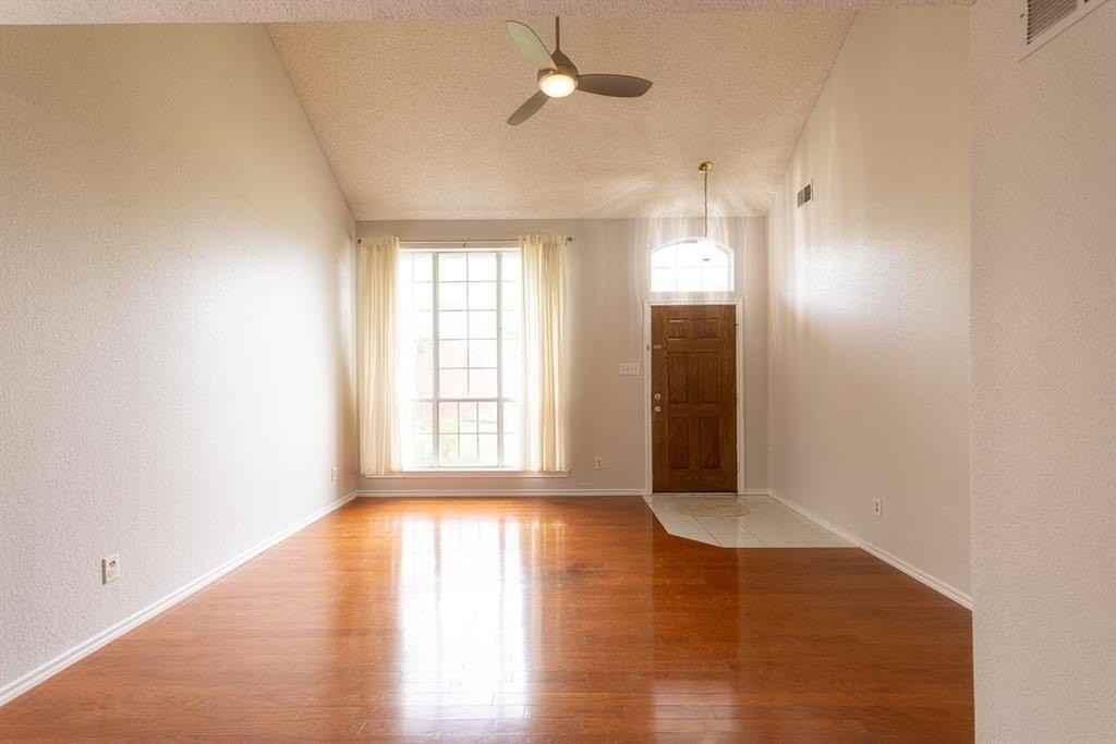 3031 Renaissance Ct - Photo 2 of 18