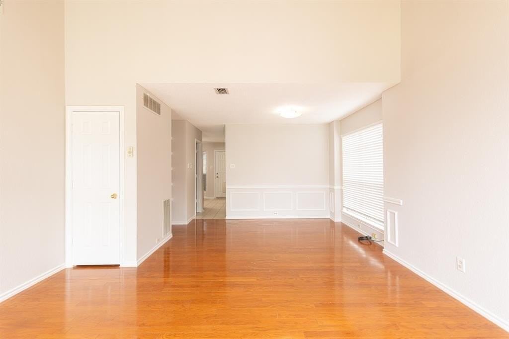 3031 Renaissance Ct - Photo 4 of 18