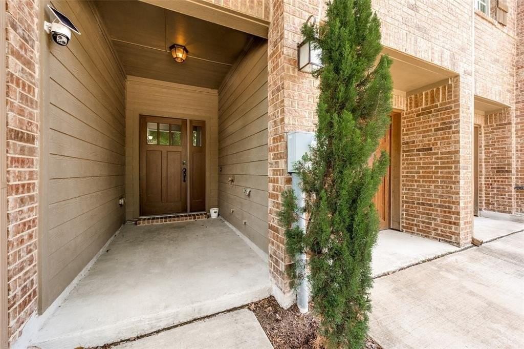 572 Waterloo Dr - Photo 3 of 25
