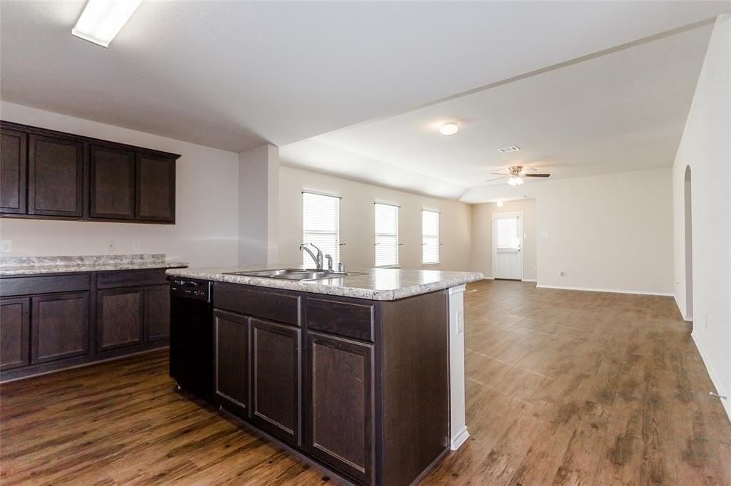 239 Thoroughbred St - Photo 6 of 29