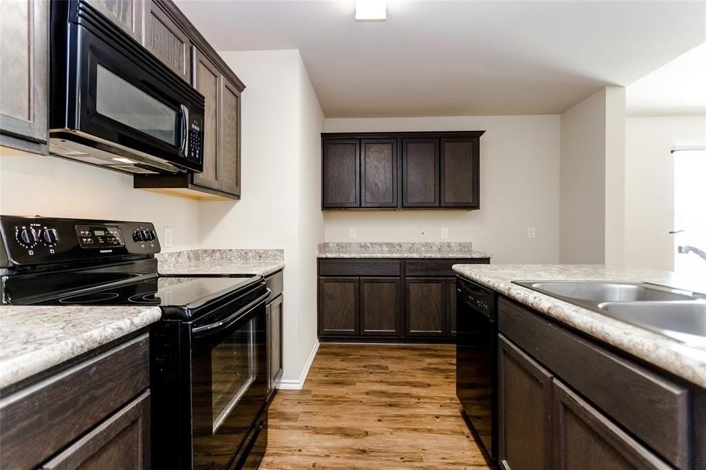 239 Thoroughbred St - Photo 7 of 29