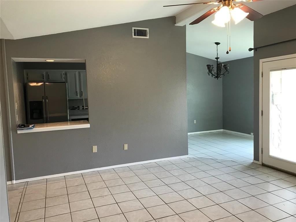 31 Shady Brook Cir - Photo 3 of 16
