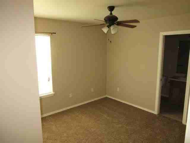 4526 Cole Dr - Photo 6 of 9