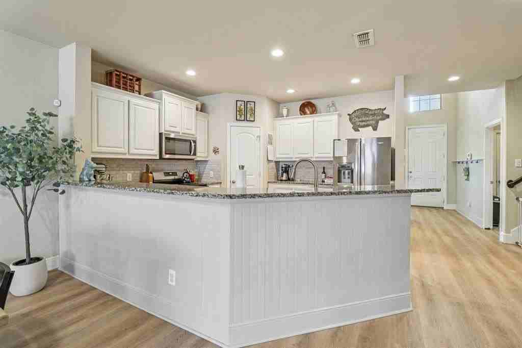 5616 Broad Bay Ln - Photo 5 of 28