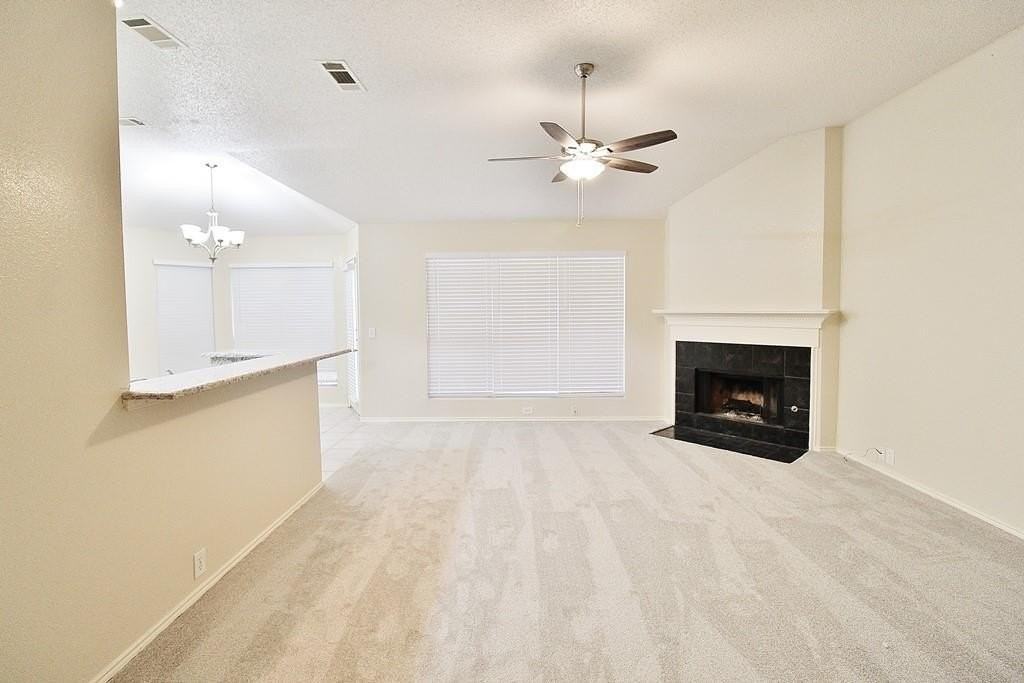 210 Ridgecrest Dr - Photo 3 of 13