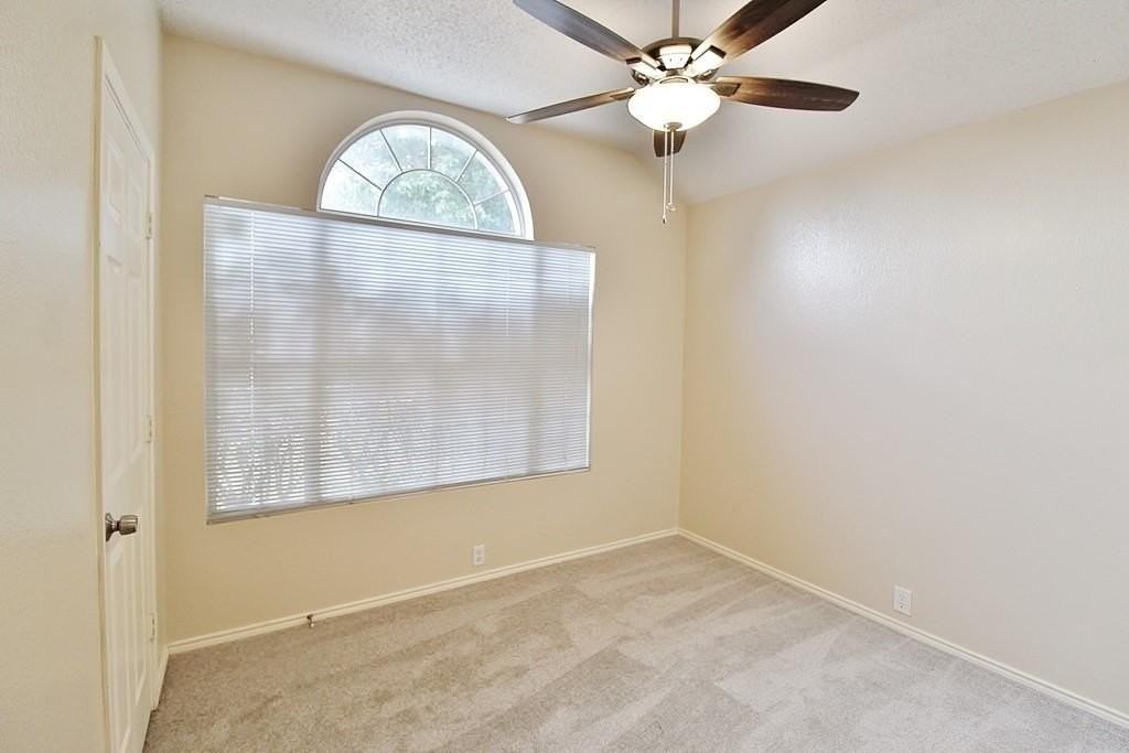 210 Ridgecrest Dr - Photo 7 of 13