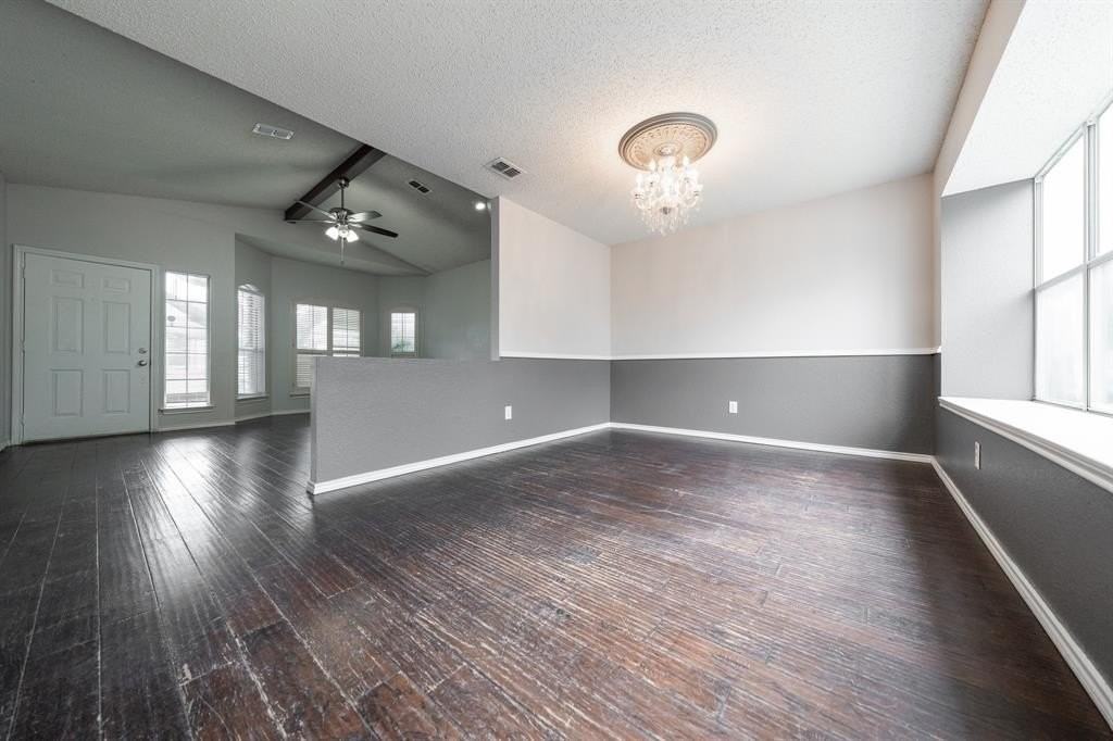 8661 Malibu St - Photo 6 of 28